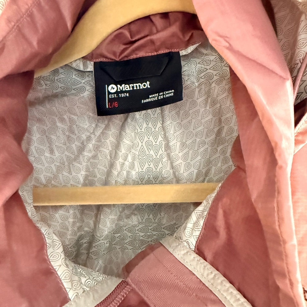 Marmot Women's Pink Rain Jacket with hood - Picture 2 of 3